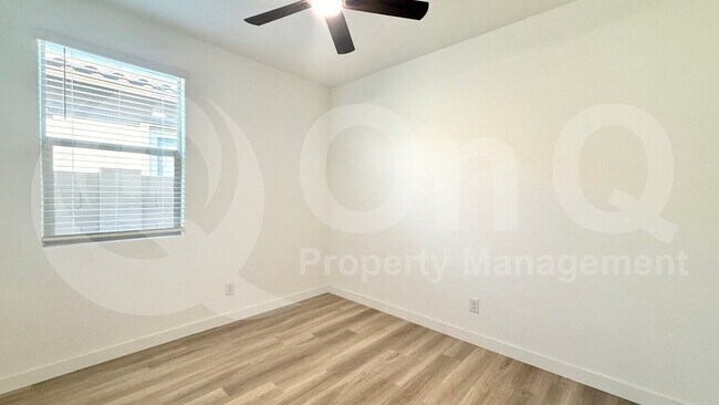 Building Photo - 5324 S 24th Ln