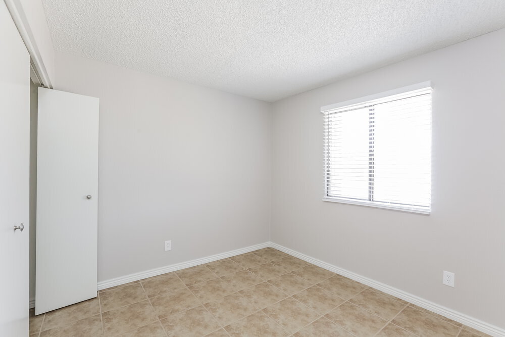 Building Photo - 10308 W Calle Del Oro