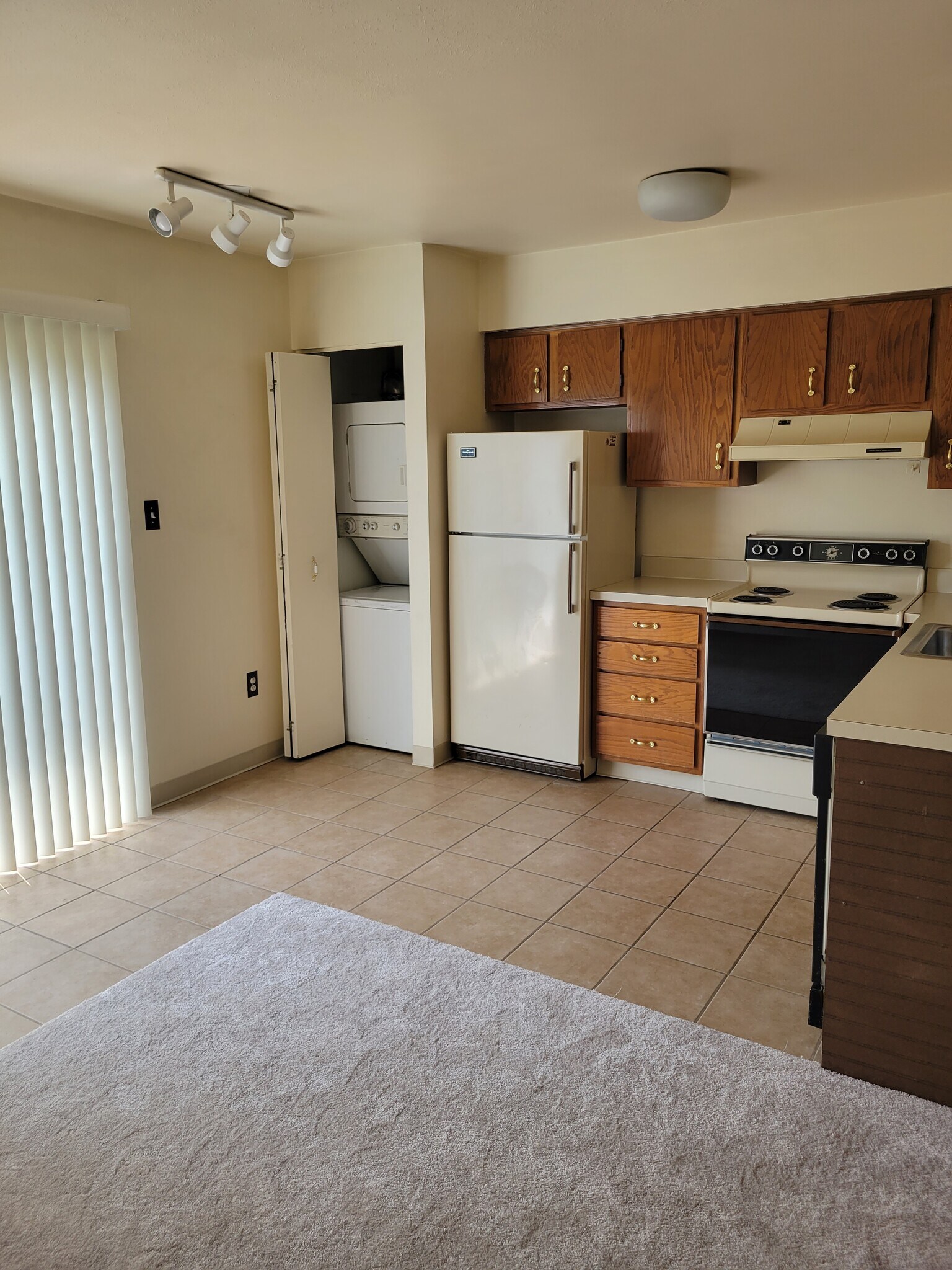 Building Photo - 3243 Niagara Square