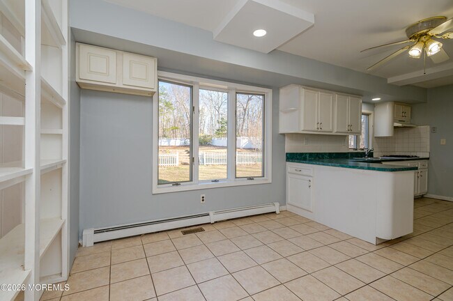 Building Photo - 878 Green Valley Rd