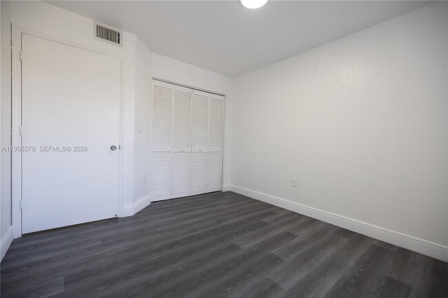 Building Photo - 15330 SW 134th Pl