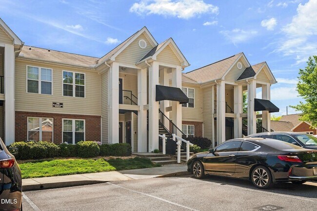 Building Photo - 2400 Huntscroft Ln