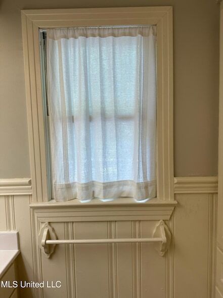 Building Photo - 3564 Cowan Pl