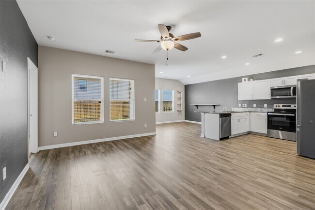 Building Photo - 111 Bering Dr