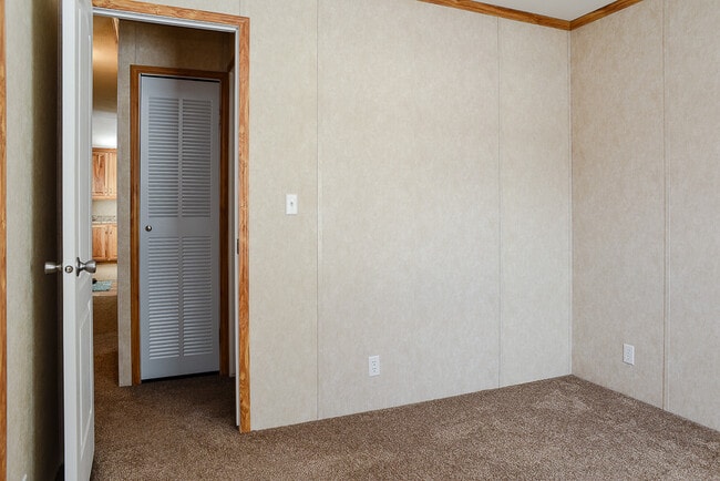 Building Photo - 900 Boothby Rd