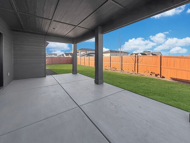 Building Photo - Luxury New Construction in Centerra: 4-Bed High-End Home, Dog Friendly, Fenced Yard, Near Downtow...