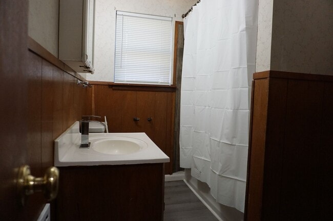 Building Photo - 77 Somerset Dr