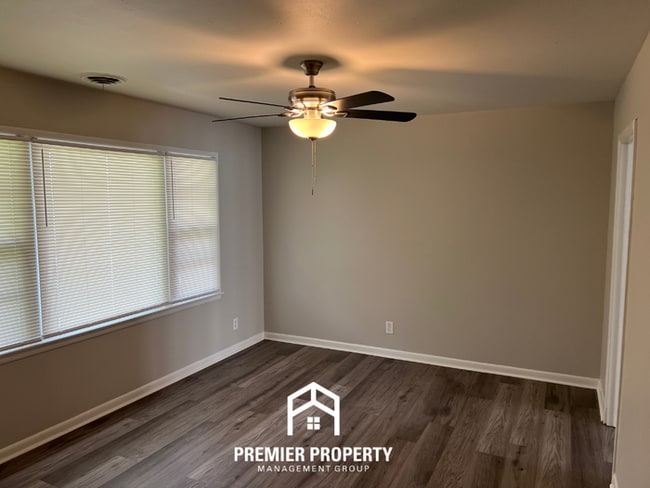 Building Photo - Newly Renovated 3-Bedroom Home for Rent in Huntsville, AL - Hardwood Floors & Fenced Backyard