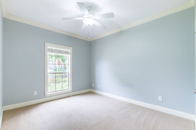 Building Photo - 6149 Madison Dr