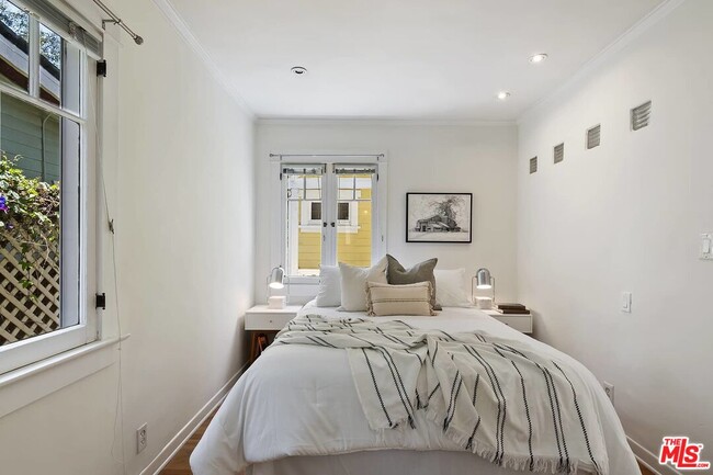 Building Photo - 443 GRAND