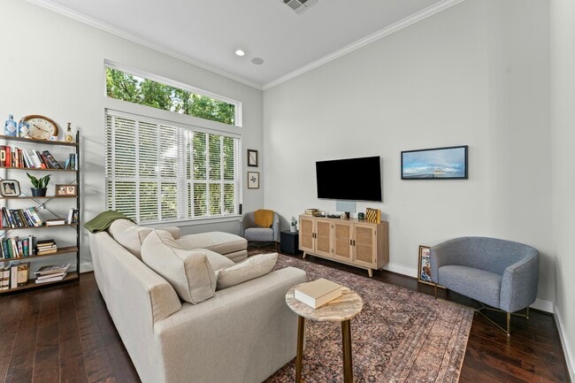 Building Photo - 1105 Fowler St