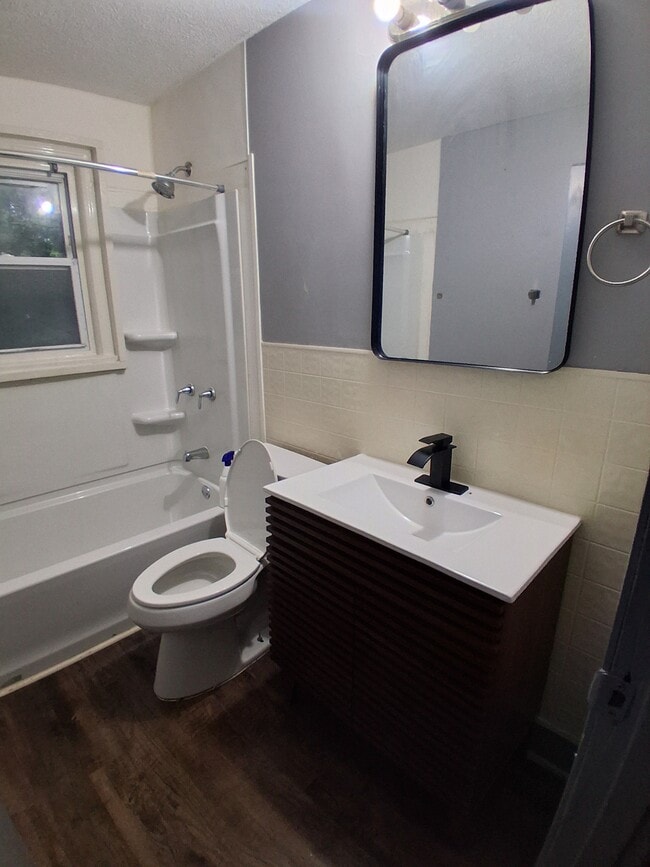 Building Photo - 4117 Orchard Way