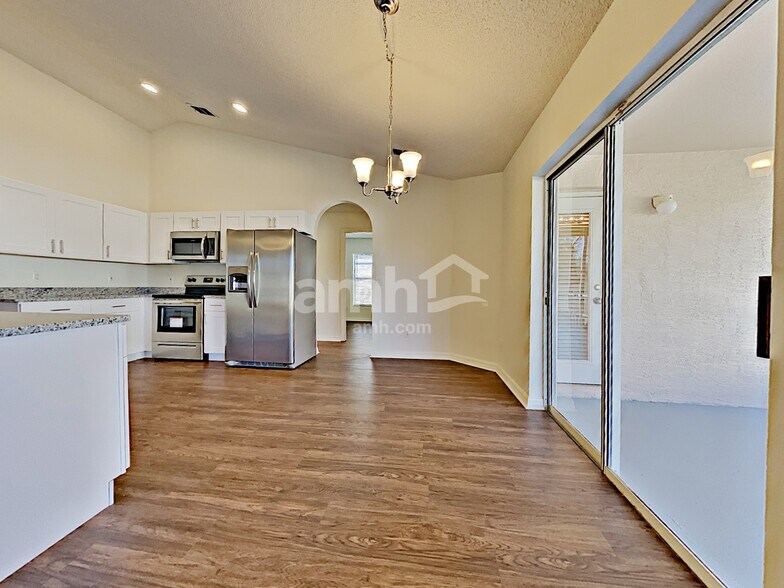 Building Photo - 8813 Scenic Vista Ct