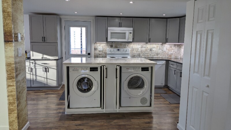 Building Photo - 2425 E Ave