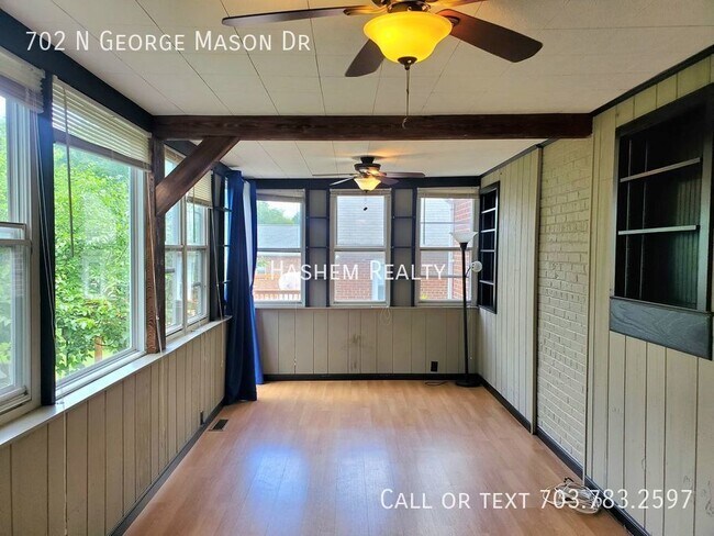 Building Photo - 702 N George Mason Dr