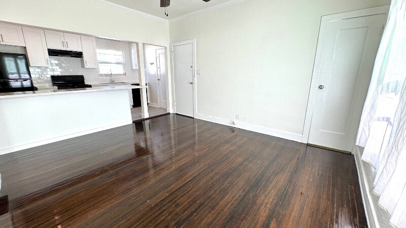 Building Photo - 131 Olive St