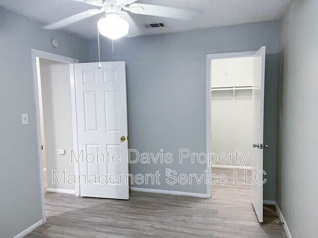Building Photo - 1203 Southport Dr