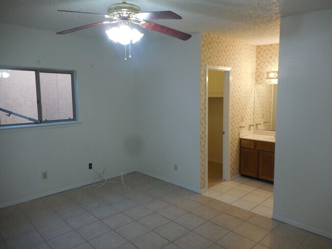 Building Photo - 3110 Isla Marino St