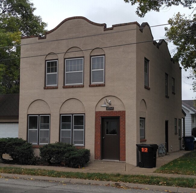 Building Photo - 659 W 16th St
