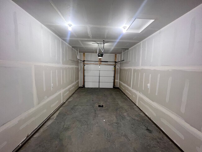 Building Photo - Brand New Construction Townhome 2 Blocks f...
