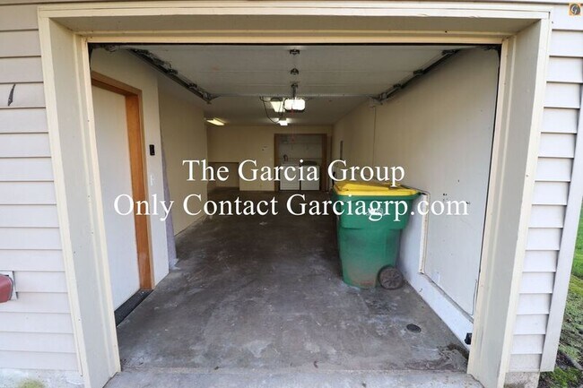 Building Photo - 4861 SW 150th Pl