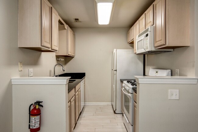 Building Photo - 328 Tavistock Rd