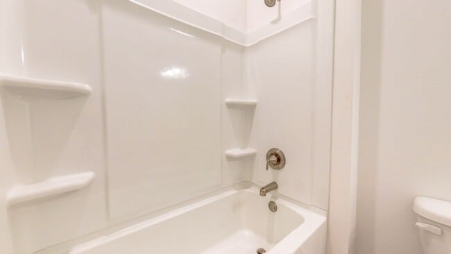 Building Photo - 4 Bedroom Home in Paradise Cove