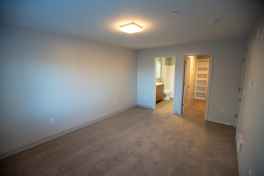 Building Photo - 303 Edmonds St