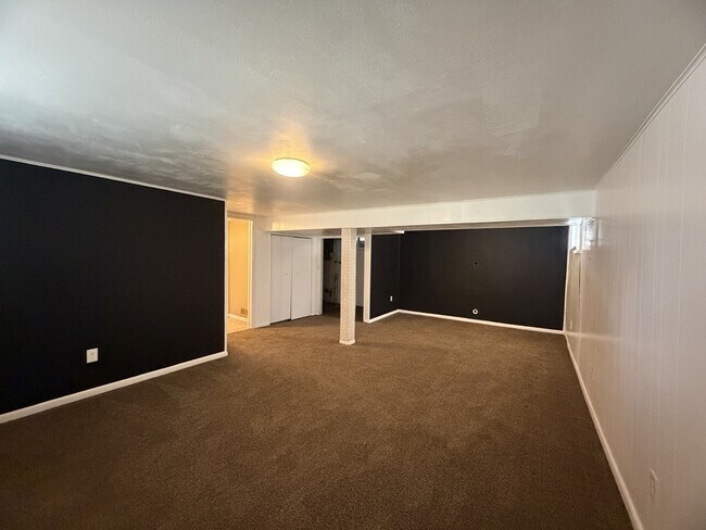 Building Photo - 5035 Overton Ave