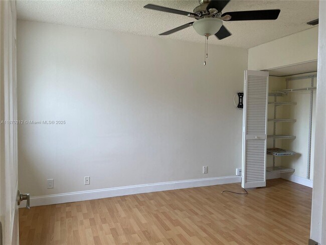 Building Photo - 784 Chimney Rock Rd