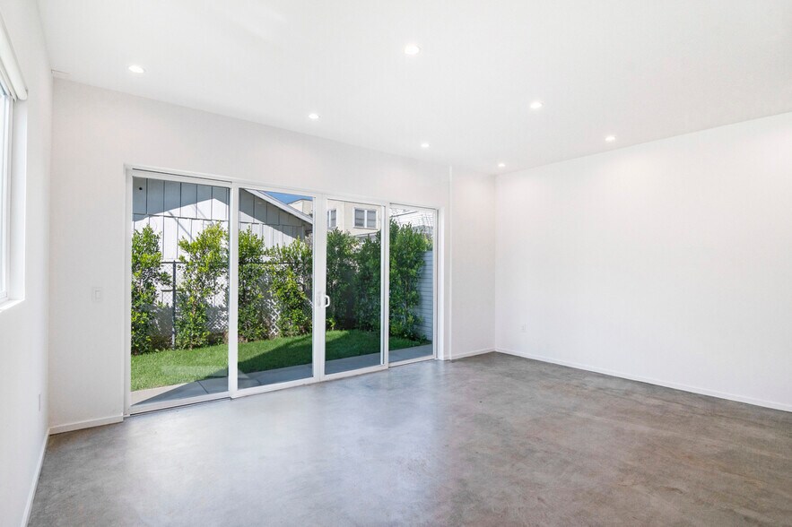 Building Photo - 4610 Franklin Ave