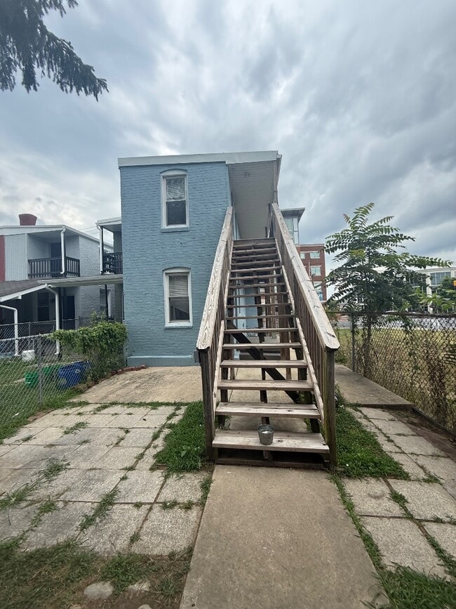 Building Photo - 152 E South St