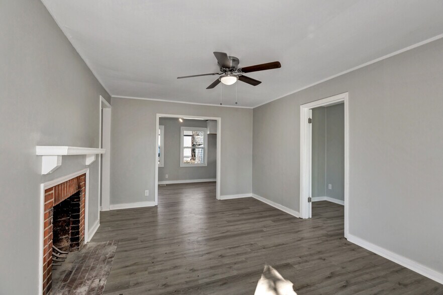 Building Photo - 2206 Walnut St SW