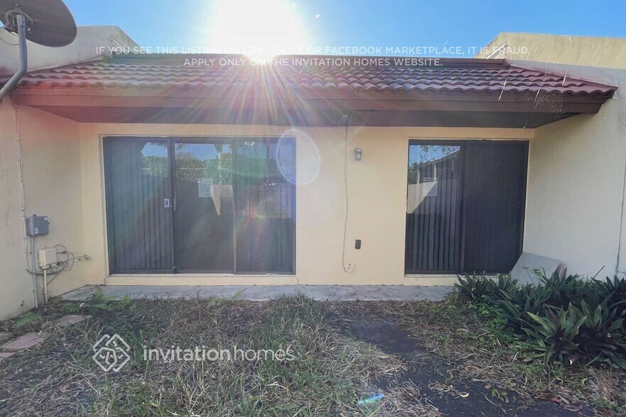 Building Photo - 11221 SW 117th Ct