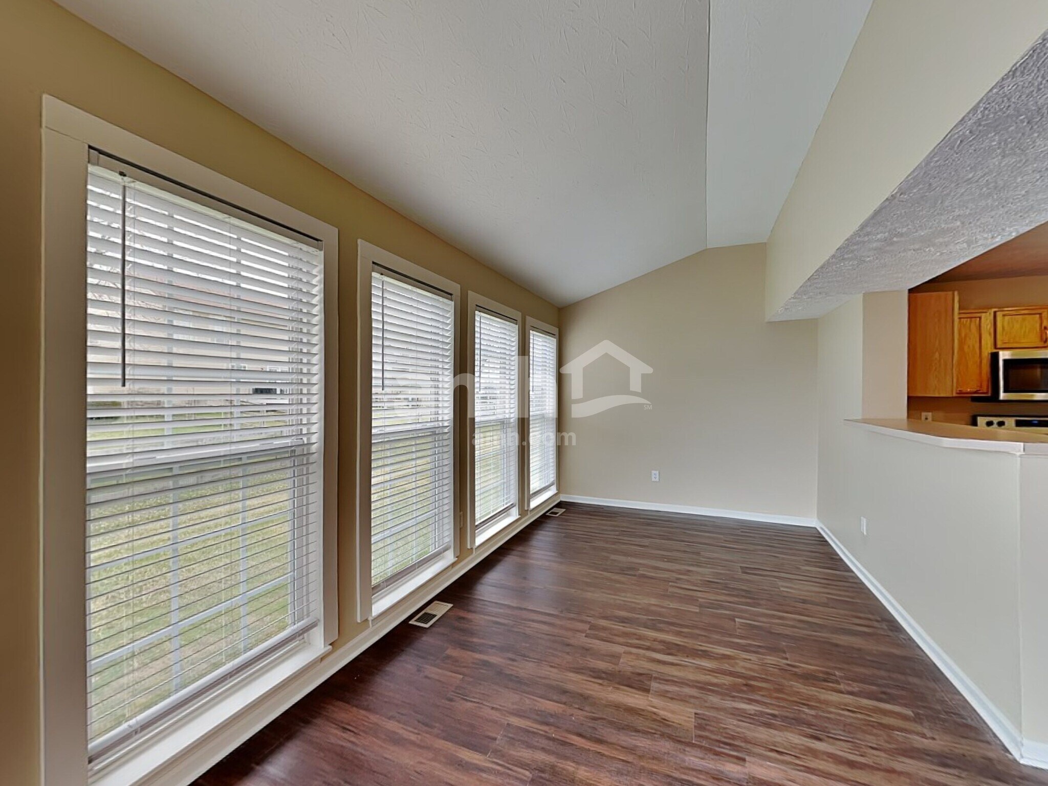 Building Photo - 182 Coyote Dr