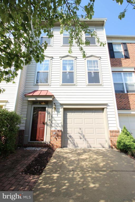 Building Photo - 21475 Welby Terrace