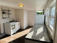 Building Photo - 415 16th St W