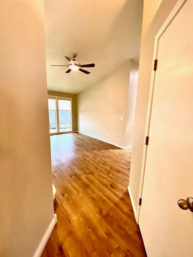 Building Photo - 4 Bedroom 2 bath Home in NW Boise