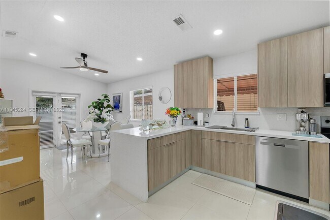 Building Photo - 3172 W 79th Pl