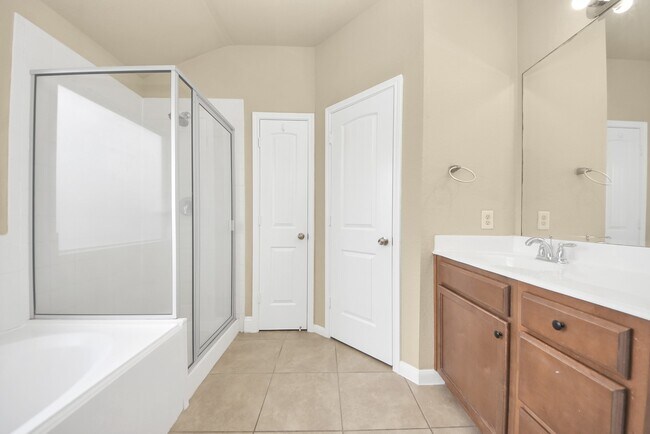 Building Photo - 6106 Grassy Haven Ln