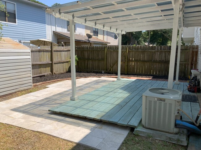 Building Photo - 943 Ashley Ln