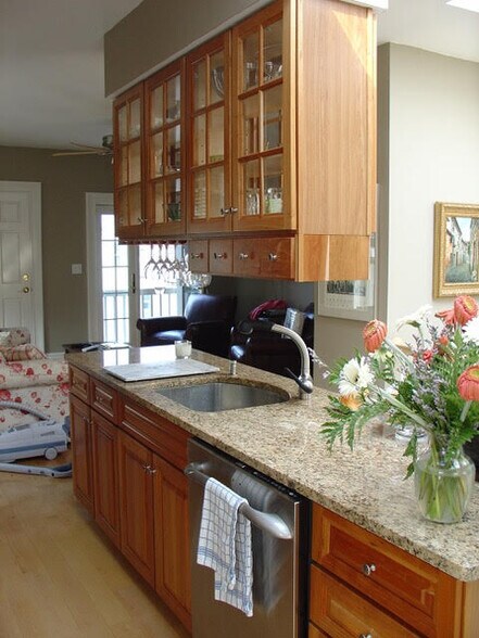 Kitchen Unit 4 - 219 W 3rd St