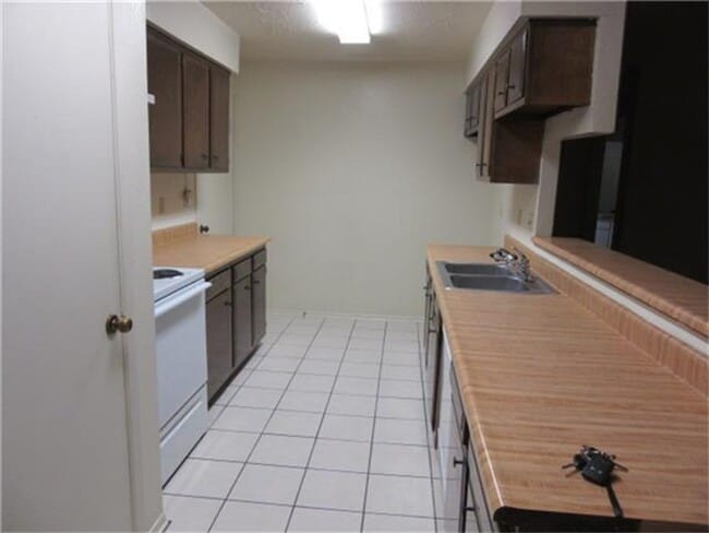 Building Photo - 9722 Rapid River Ln