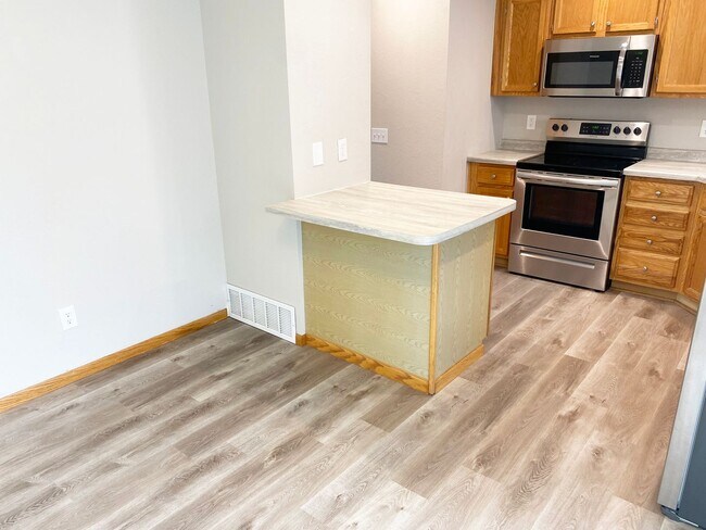 Building Photo - 1933-35 Northwestern Ave