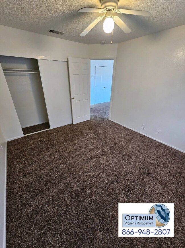 Building Photo - 15875 Green Hill Dr