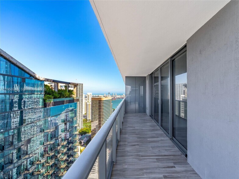 Building Photo - 801 S Miami Ave