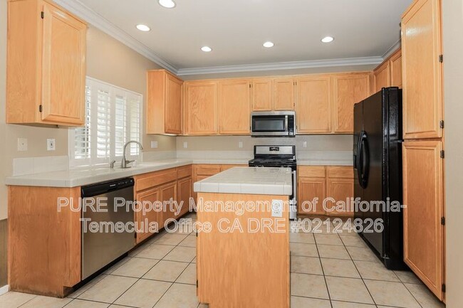 Building Photo - 32585 Guevara Dr