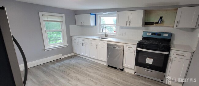 Building Photo - 472 Buckelew Ave