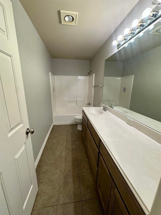 Building Photo - 5214 Sunnybrook Ln