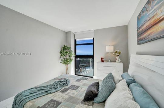 Building Photo - 20515 E Country Club Dr